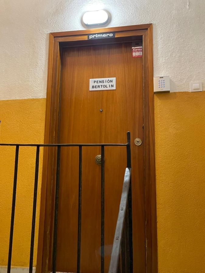 Pension Bertolin Barcelona Exterior foto