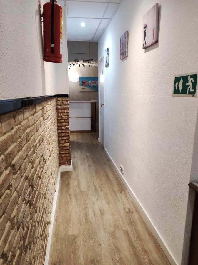 Pension Bertolin Barcelona Exterior foto